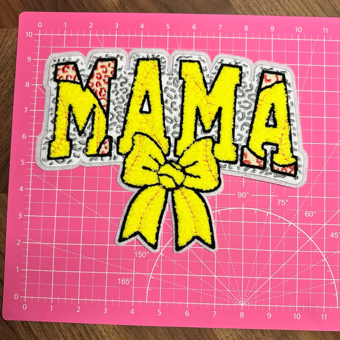 SOFTBALL MAMA CHINELLE PATCH