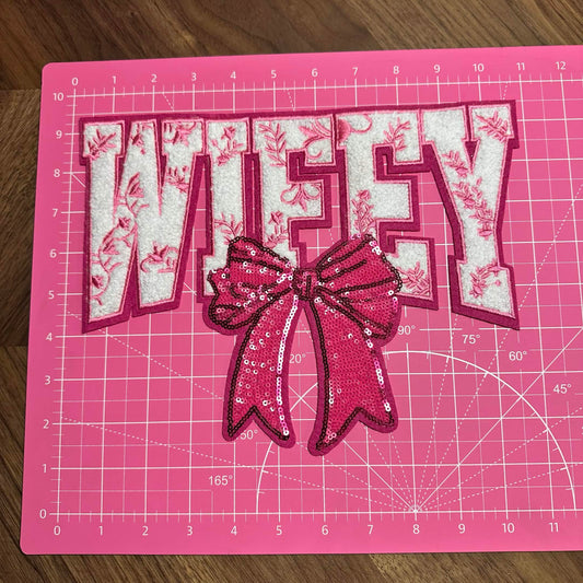 PINK WIFEY CHINELLE PATCH