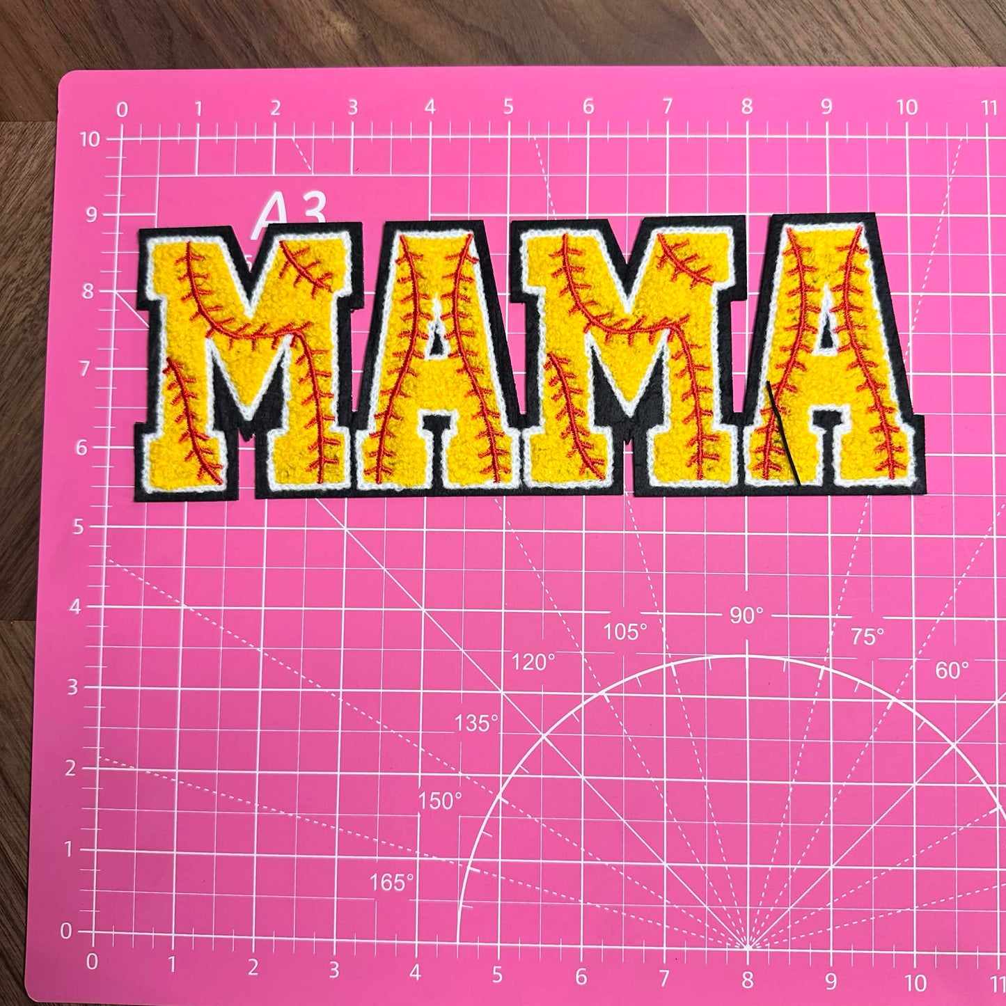 SOFTBALL MAMA CHINELLE PATCH